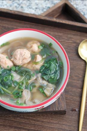 虾滑菠菜汤成品图