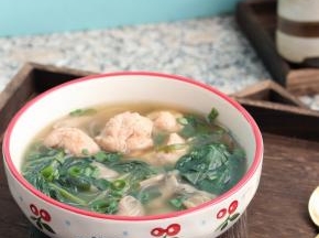 虾滑菠菜汤成品图