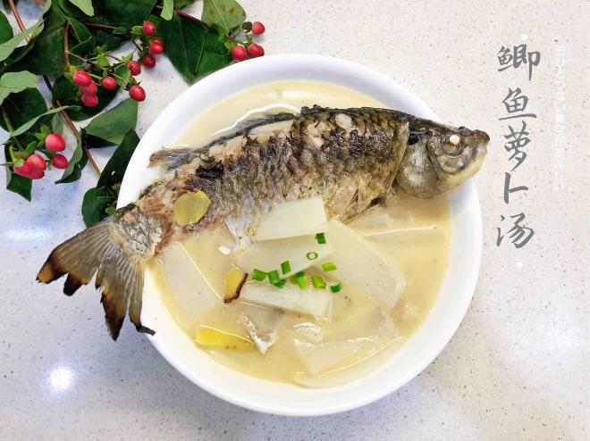 鲫鱼萝卜汤