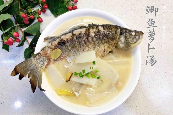 鲫鱼萝卜汤