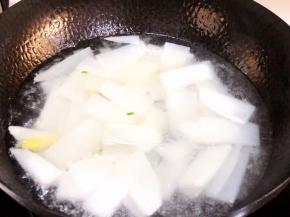 加入开水，大火烧开