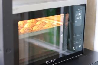 发酵好的馒头，放到蒸箱中100度，蒸18分钟。