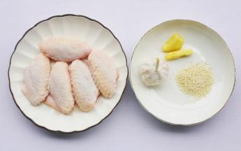 准备好所有食材。