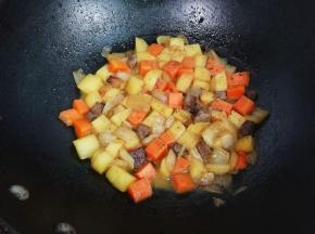 大火烧开，转小火烧两分钟焖一会