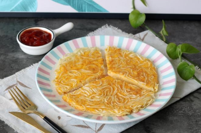 银丝蛋饼（方便面新吃法）
