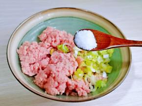 按个人口味加入食用盐。