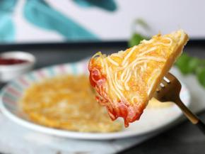 吃的时候切成小块，沾一点番茄酱，更有滋味