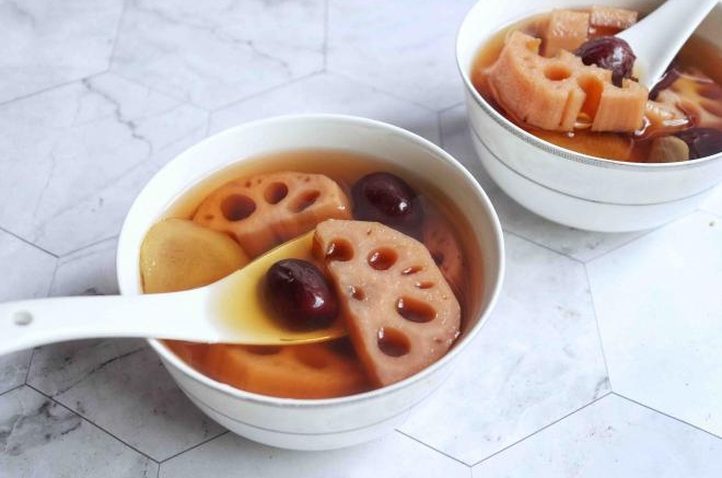 莲藕红枣甜汤