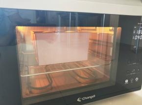 １８、烤箱下层１８０度烘烤４０分钟，上色及时盖锡纸。。