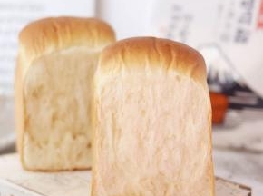 出炉震出热气，脱模放凉即可