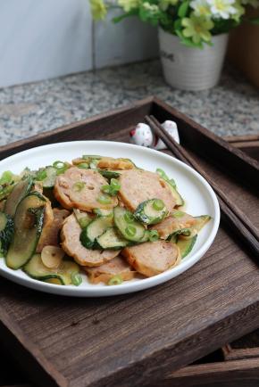 黄瓜炒豆皮肉卷成品图