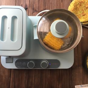 用锅子蒸根用米，小朋友也是最爱，简单方便营养的早餐就做好啦，