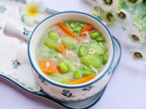 盛入碗中。