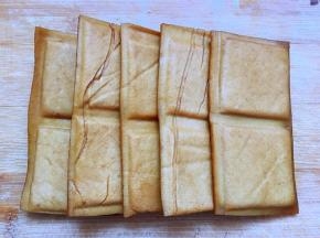 豆干冲洗干净