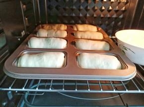 这是发酵了半小时的面团。