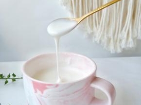 搭配一杯自己做的酸奶实在是太美味了！