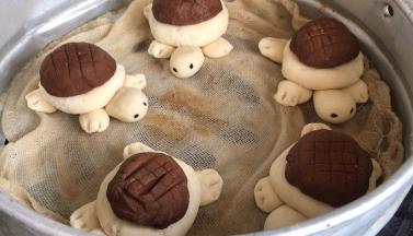 上气后转小火蒸8分钟，关火后焖1分钟即可