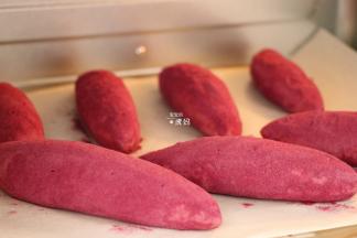 放进预热好的烤箱中层，上下管190度，15分钟左右；