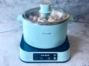 蒸锅里加入适量水，大火烧开后，转中火蒸13分钟，关火后焖3分钟后揭盖。