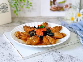 盛出装盘，撒上熟白芝麻。