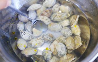 搅拌一下静置1小时。