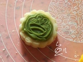 各种颜色和款式，看自己喜欢就好