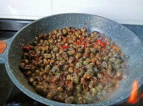 加入适量的料酒去腥。