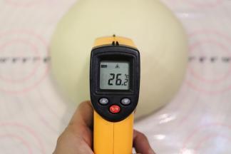 揉好的面团温度最好控制在26度左右。