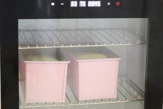 发酵箱设置32度，湿度75度，时间大概55-60分钟。