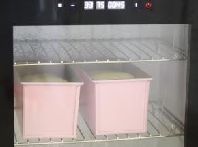 发酵箱设置32度，湿度75度，时间大概55-60分钟。