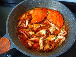 加一点点的清水大火烧开，盖上盖子焖3分钟收汁出锅。