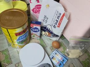 首先准备好全部的食材。