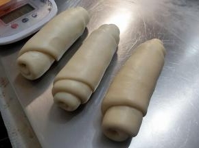 其余两个也同法卷好。
