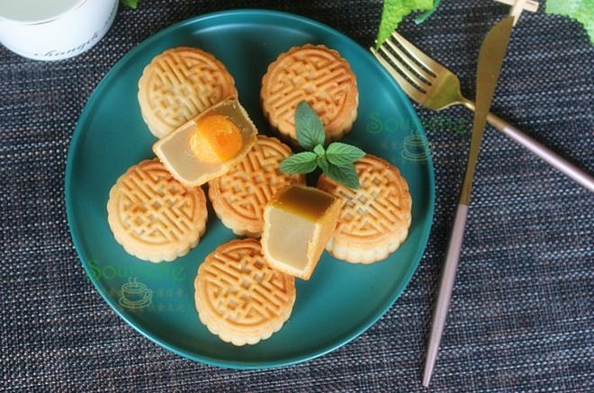 广式莲蓉蛋黄月饼
