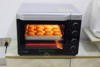 烤箱预热，200度，20分钟，放中层。