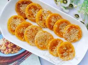 奶香十足好吃不腻的南瓜饼出炉啦。