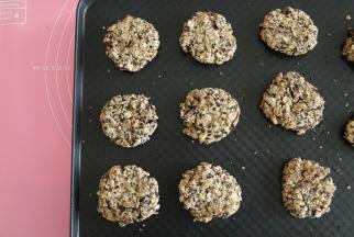 烤完取出，冷凉后，密封打包，尽快食用哦！馋了，多吃一块也没事！热量真的不高！