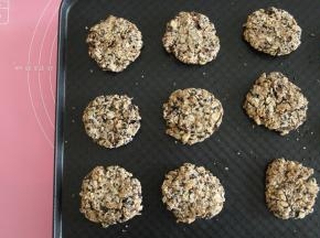 烤完取出，冷凉后，密封打包，尽快食用哦！馋了，多吃一块也没事！热量真的不高！