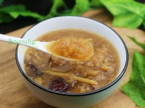 甜而不腻，润喉祛燥，非常好吃。可以把生姜红枣一起食用。
