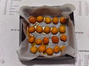 蛋黄喷白酒烤熟。