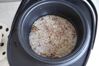 甑锅放入三脚釜内。