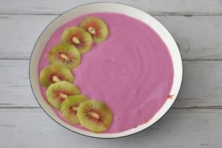 加上自己喜欢的水果。