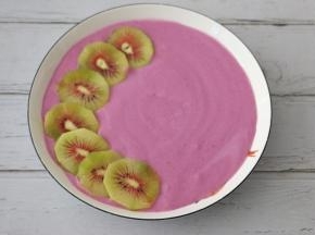 加上自己喜欢的水果。