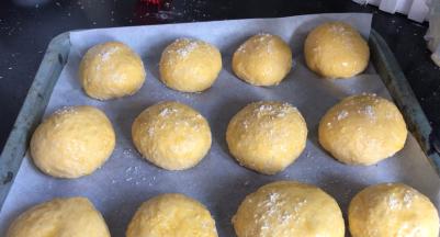 再撒上一层椰蓉