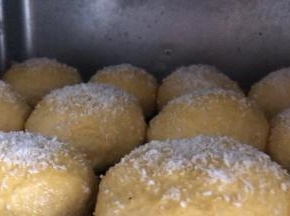 密封发酵至两倍以上（提前10分钟200度预热好烤箱）