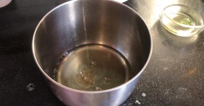 蛋清中加入柠檬汁