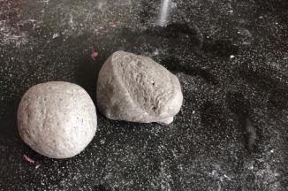 分成若干个小面团，滚圆