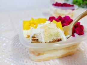 蛋糕细腻加上安佳奶油的香味，停不下的节奏。