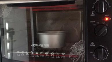 放入烤箱底层，160度烤40分钟