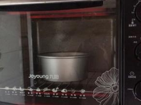 放入烤箱底层，160度烤40分钟